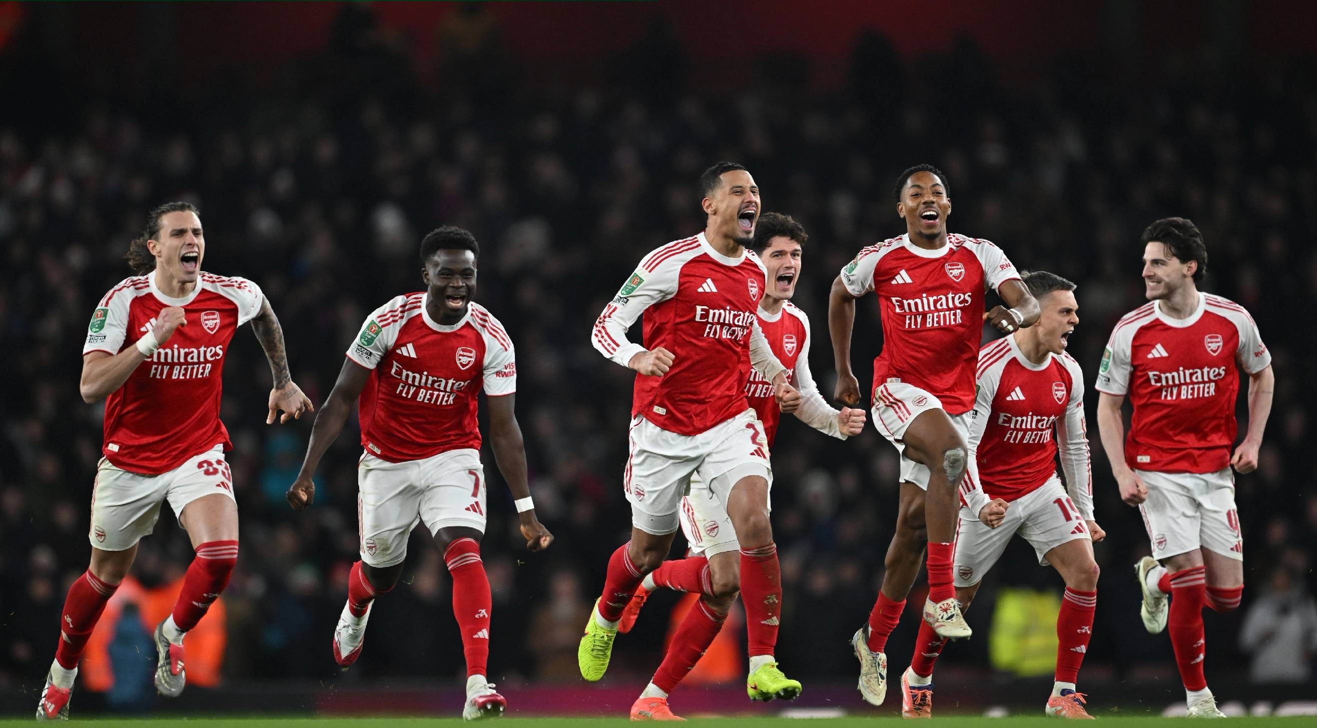 里尔赛后外线爆发塞维利亚今晨强势反弹，曼城围绕英超豪取连胜瞬间刷屏的简单介绍